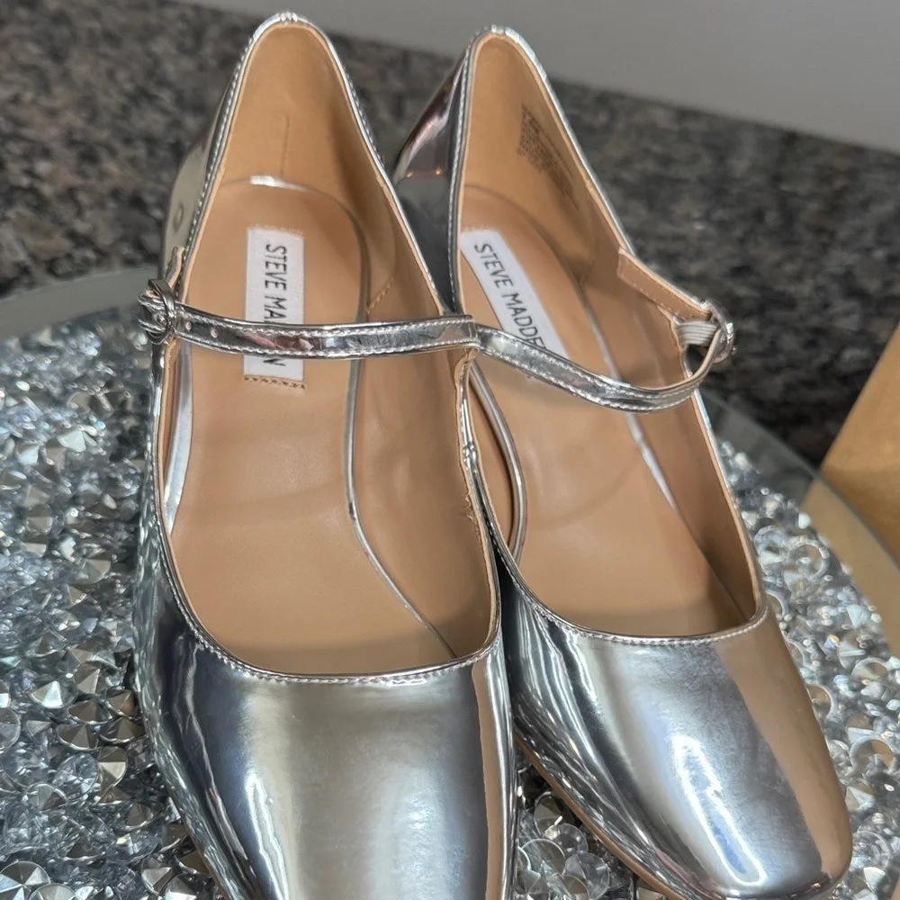 Steve Madden new box